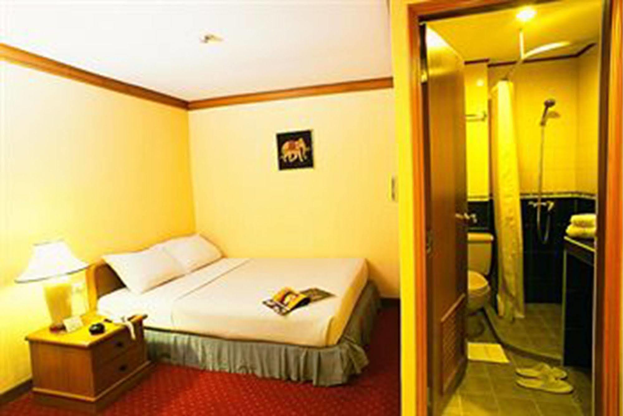 Wall Street Inn, Bangkok Kültér fotó